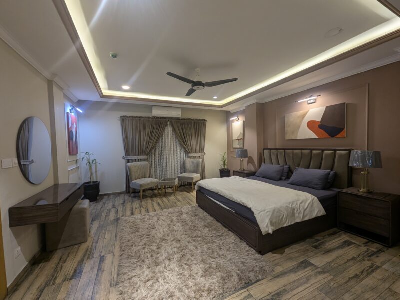 Two bed luxurious and spacious apartment