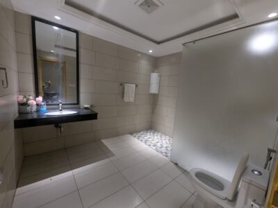 Two bed luxurious and spacious apartment