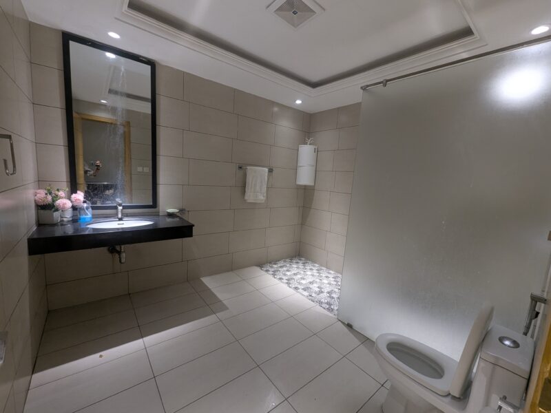 Two bed luxurious and spacious apartment