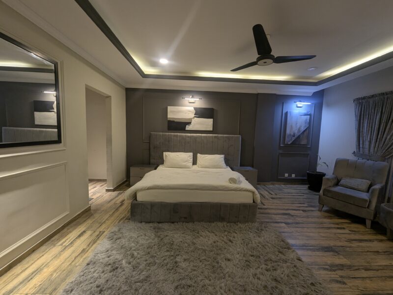 Two bed luxurious and spacious apartment