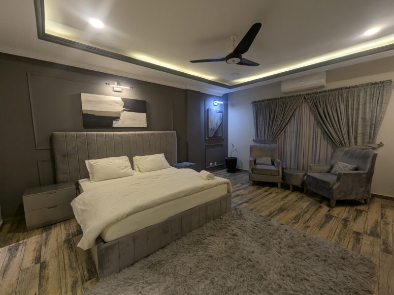 Two bed luxurious and spacious apartment