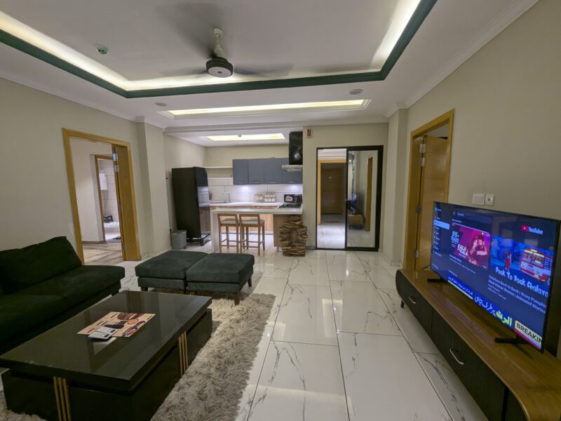 Two bed luxurious and spacious apartment
